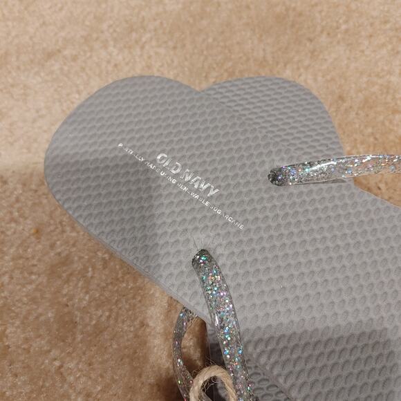 Old Navy size 11 NWOT Grey Gray Flip Flops Sparkle Summertime Cute Wedding - Picture 8 of 9